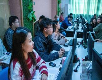 亮麗登場——廣州華夏職業學院信息化智能科技工程技術開發中心揭牌成立